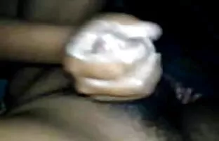 XXX 面白い赤ちゃんは大きな魚を持って甲殻類と台無しにされています 婦人 エロ 動画