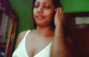 XXX 素敵なカップル！! 女性 バイブ 動画