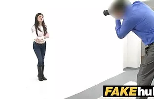 XXX ロシアのニンフは、彼女がジムで喜びで悲鳴を上げながら犯される 女 アダルト 動画