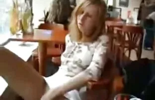 XXX フィットネスルーム/ジムライクラの若い女の子は、ジムで三つ巴のカップルを共有します 女性 無料 動画 オナニー