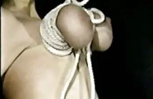 XXX 私は犯される必要があります 女 オナニー 動画