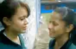 XXX ロシアからのプロの体操選手は、将来的に体操練習を行います 女性 せっくす 動画